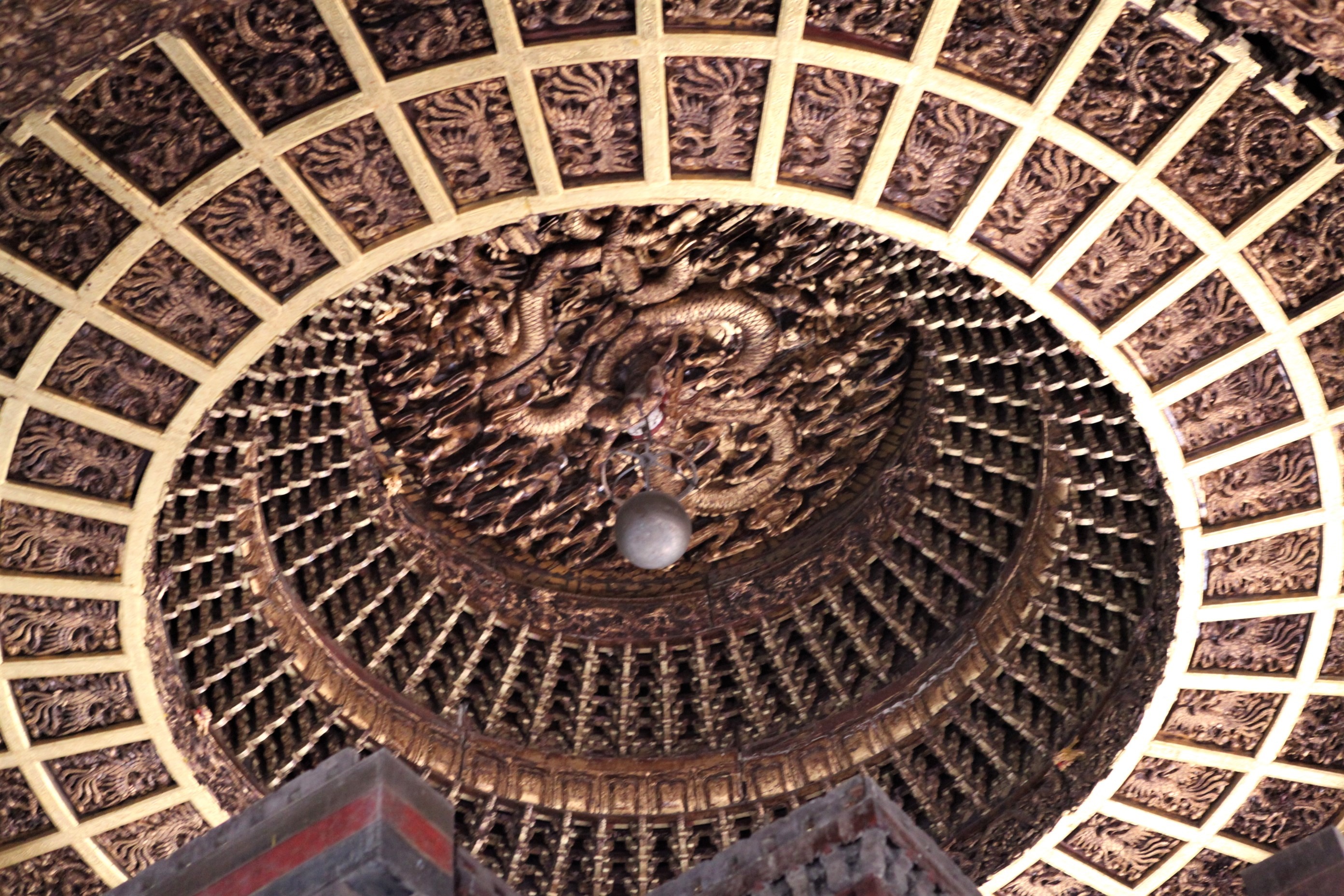 承德普乐寺旭光阁龙凤盘龙藻井