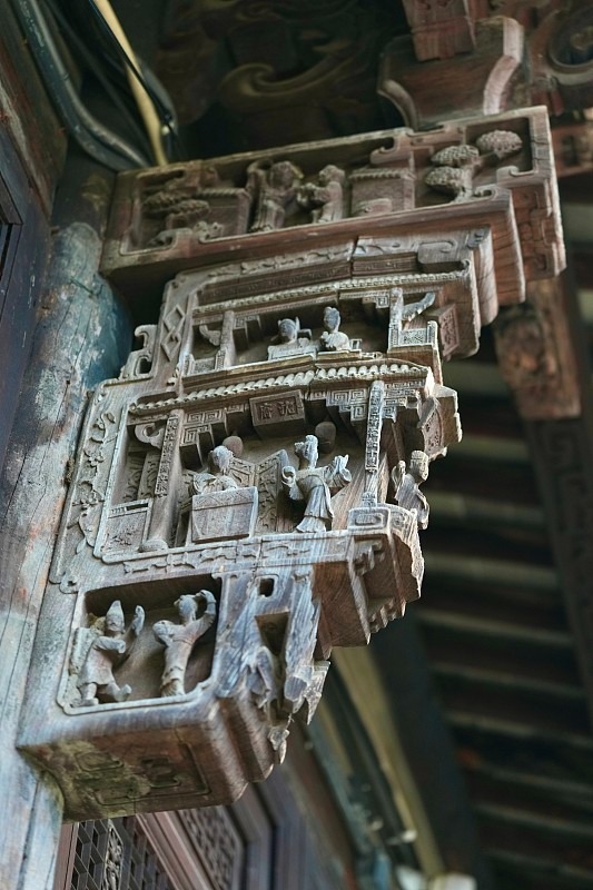 门楣、额枋、雀替